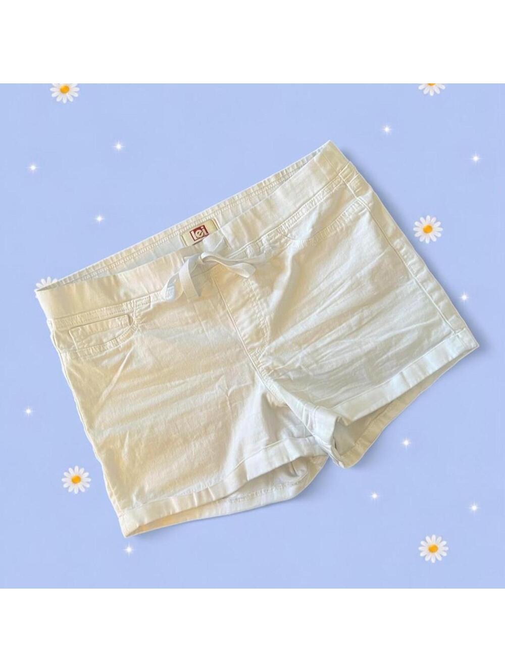 Vintage Y2K LEI Low Rise Coastal Beachy White Shorts Size Large 💗